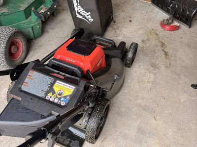 Milwaukee M18 FUEL 21" Self-Propelled Dual Battery Lawn Mower Kit