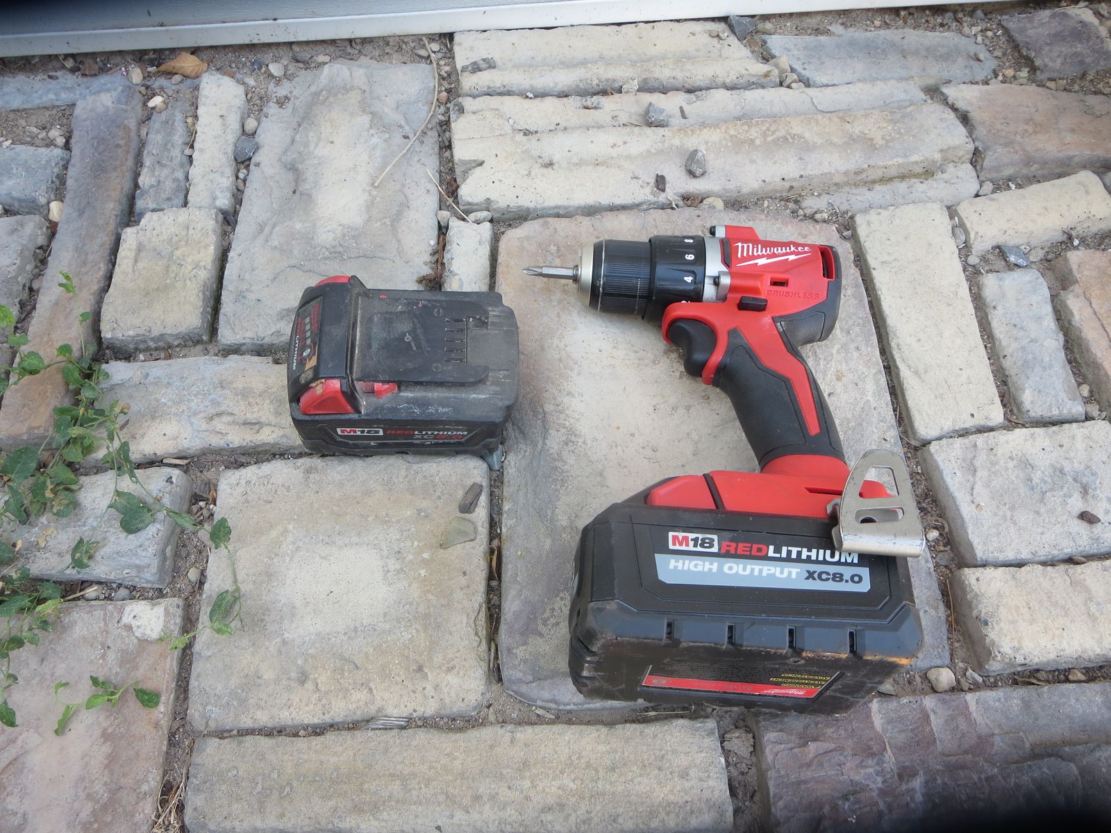 Milwaukee M18 Brushless 1/2 in. Drill/Driver 3601-20 with XC8.0 Battery