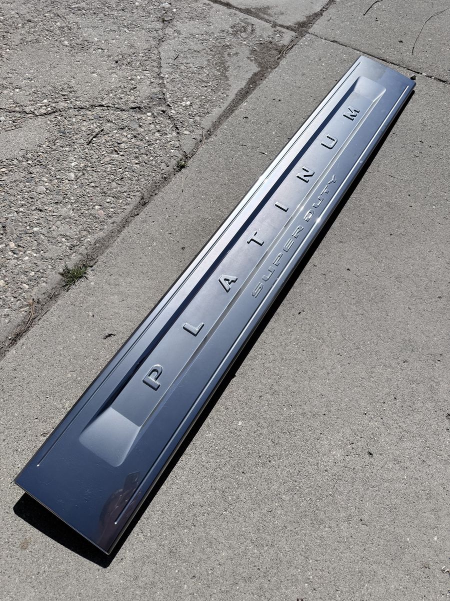 Ford Platinum Super Duty Molding