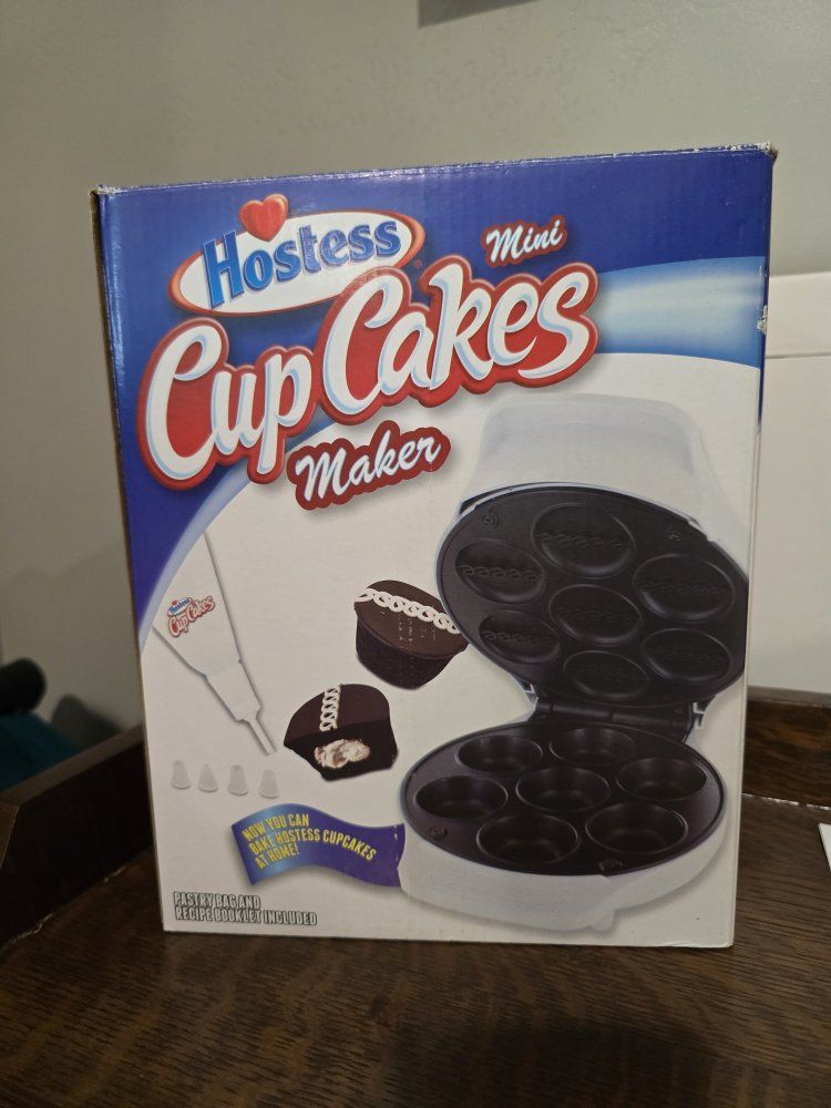 Hostess Mini Cupcakes Maker - Bakes 8 Mini Cupcakes, Non-Stick Plates, Recipe Book Included