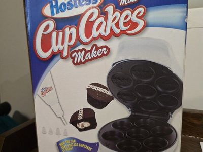 Hostess Mini Cupcakes Maker - Bakes 8 Mini Cupcakes, Non-Stick Plates, Recipe Book Included