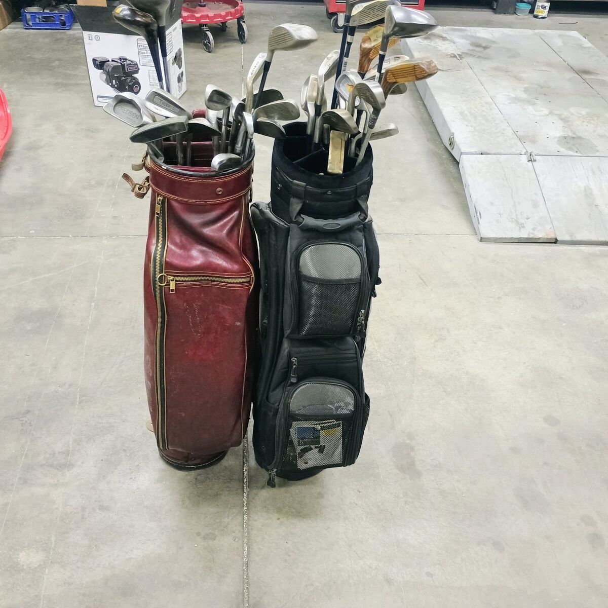 2 Golf Club sets