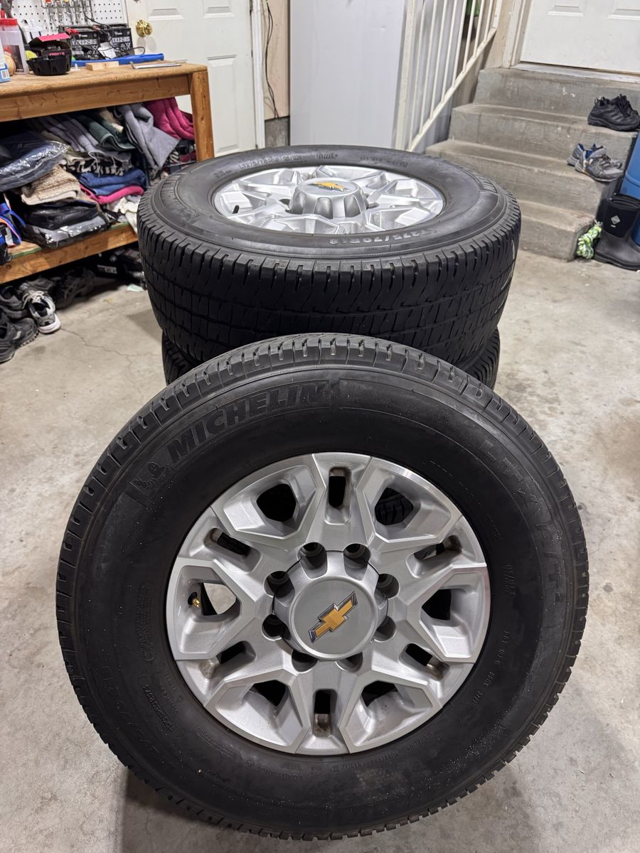 275/70/18 rims and tires