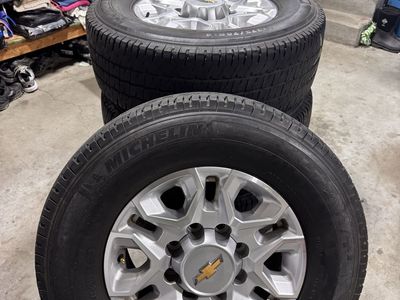 275/70/18 rims and tires