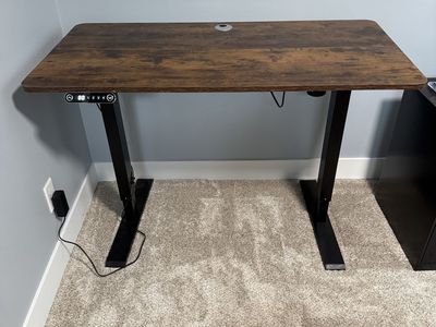 Sit to stand desk