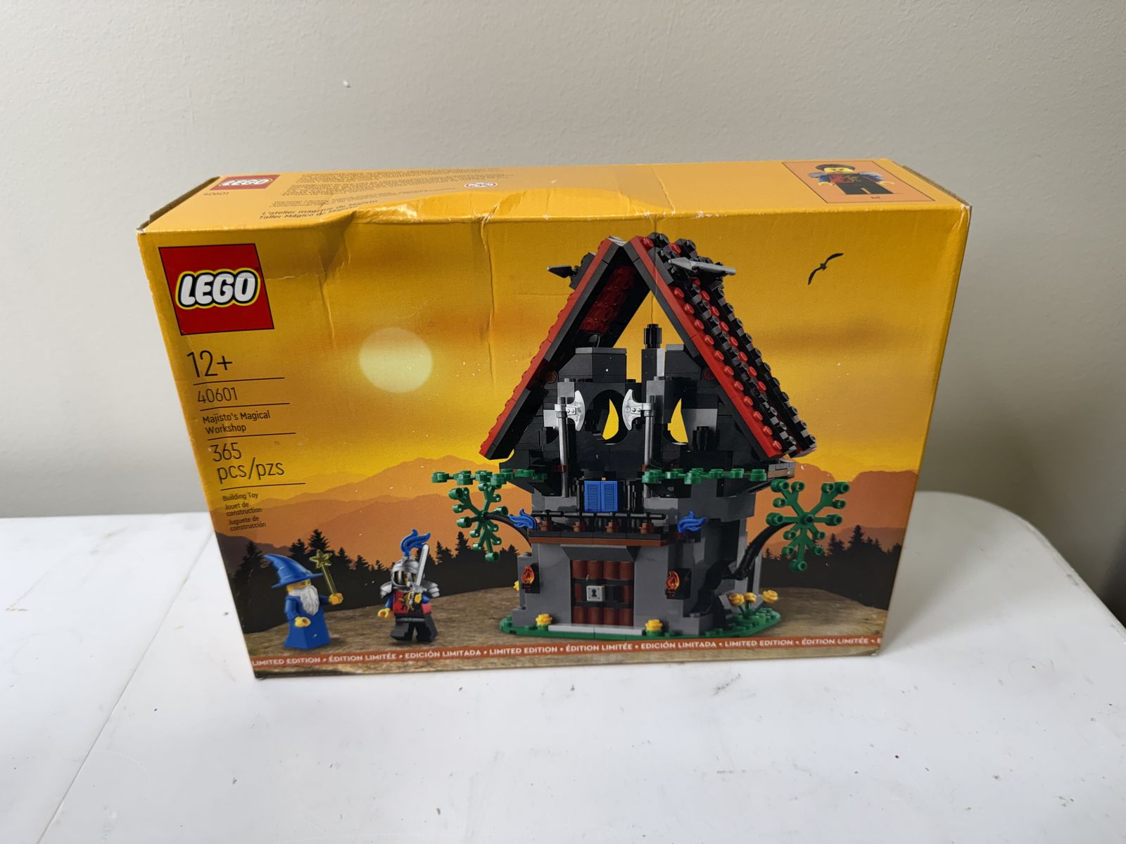 LEGO 40601 Majisto's Magical Workshop BOX DAMAGE