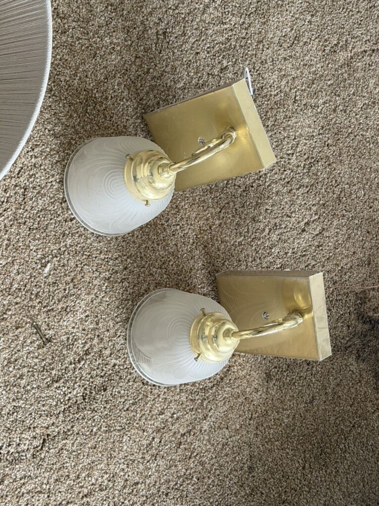 Free Light Sconce