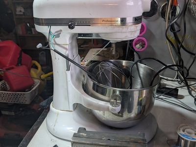broken KitchenAid professional HD kg250 5 qt. for parts