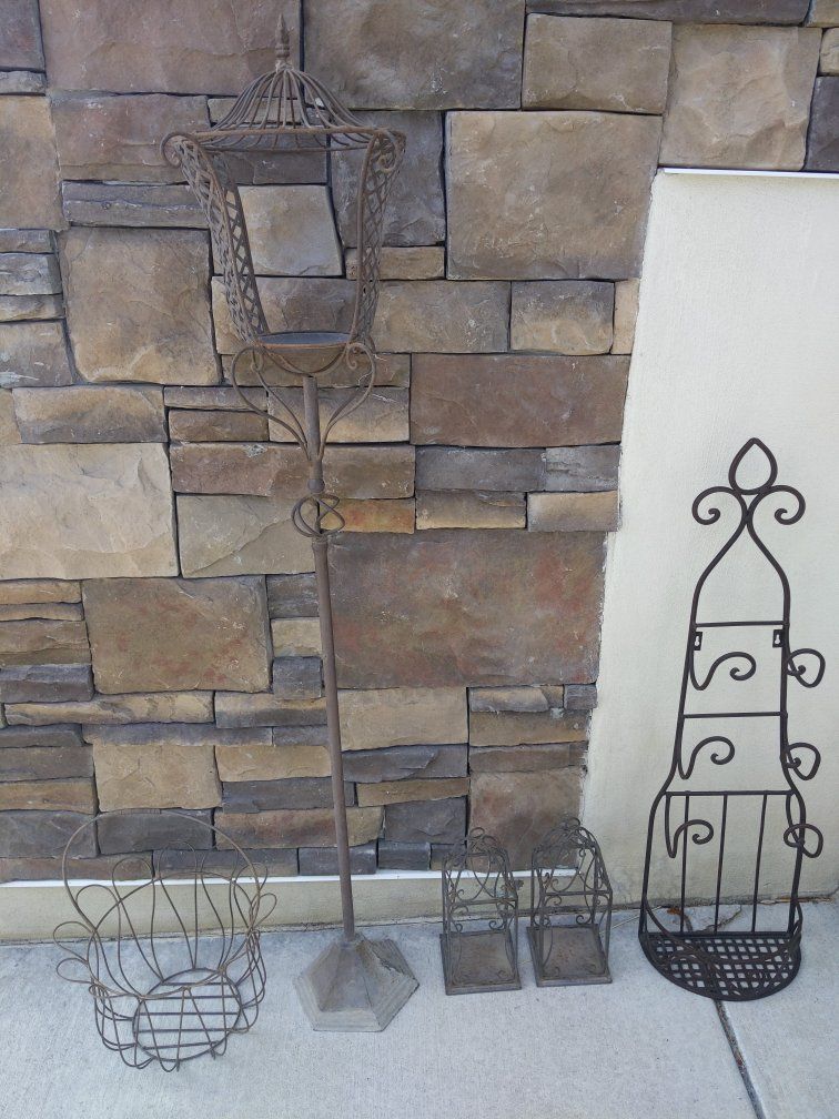 Outdoor and Indoor Metal Decor Towel rack lanterns