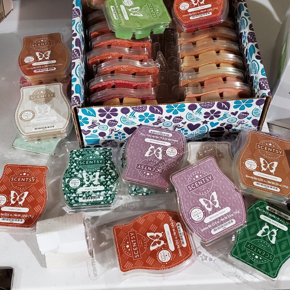 Scentsy warmers and wax