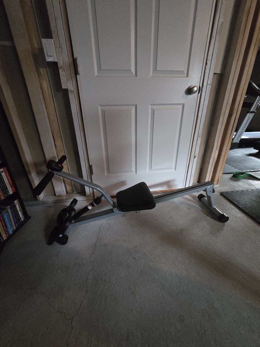 Sunny Health and Fitness Rowing Machine
