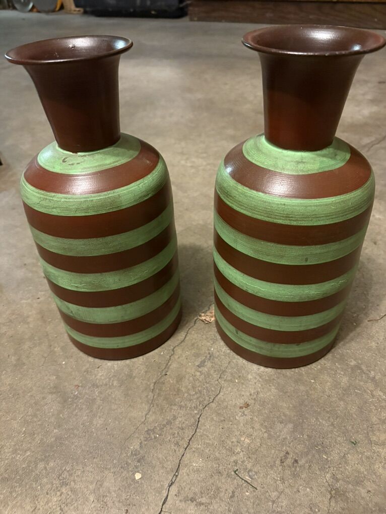 Set of vases