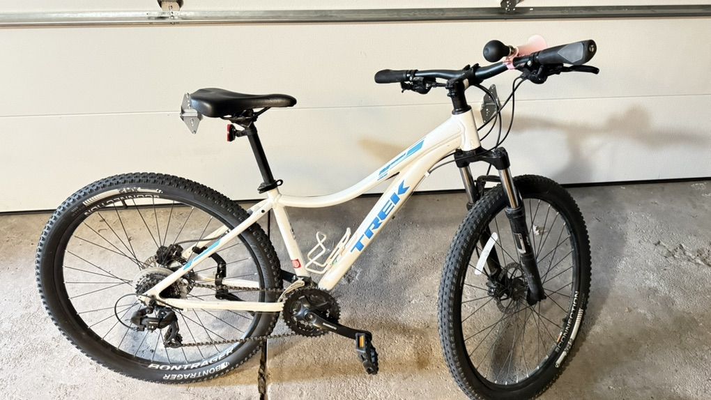 Women's Trek Skye S (15.5) MTN Bike