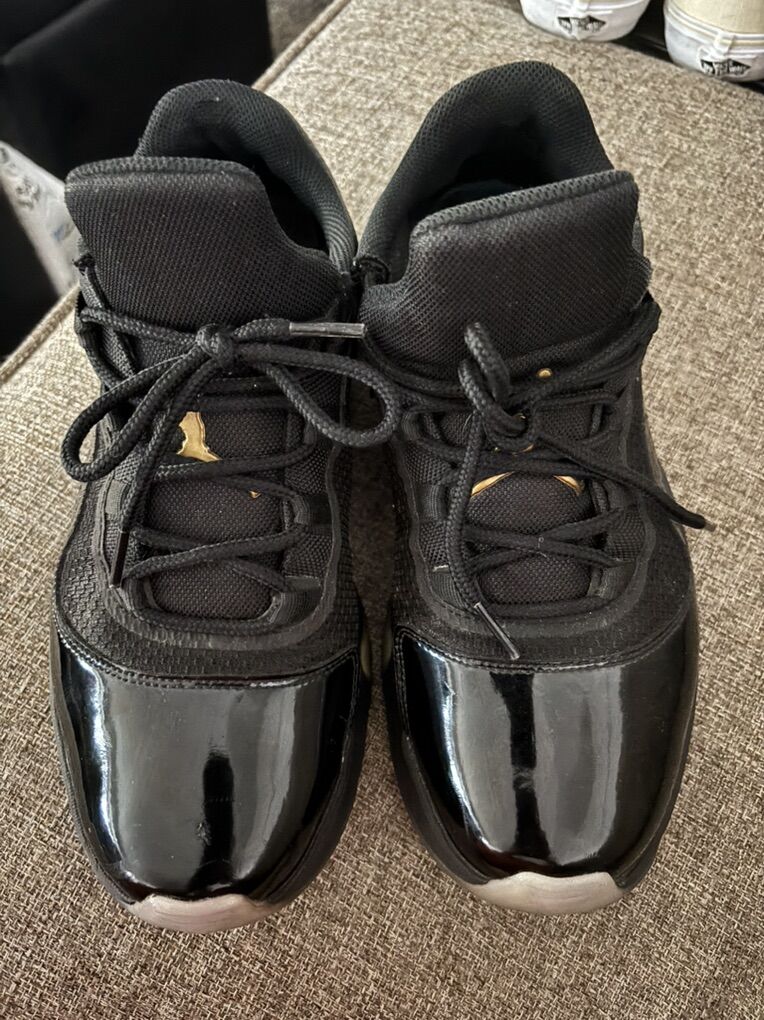 Noke Size 11 Cmft Black And Gold Sneakers