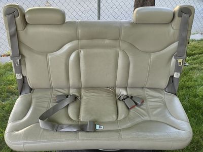 Seat, 3rd row, Suburban 2000 to 2006