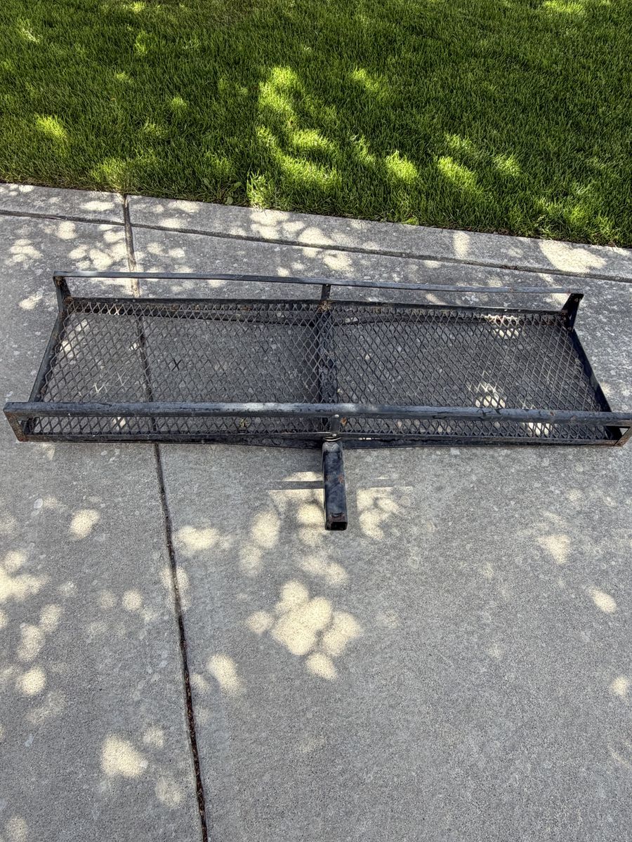 Cargo carrier
