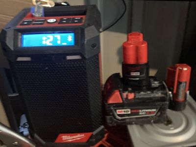 Milwaukee Bluetooth speaker m12 m18 battery