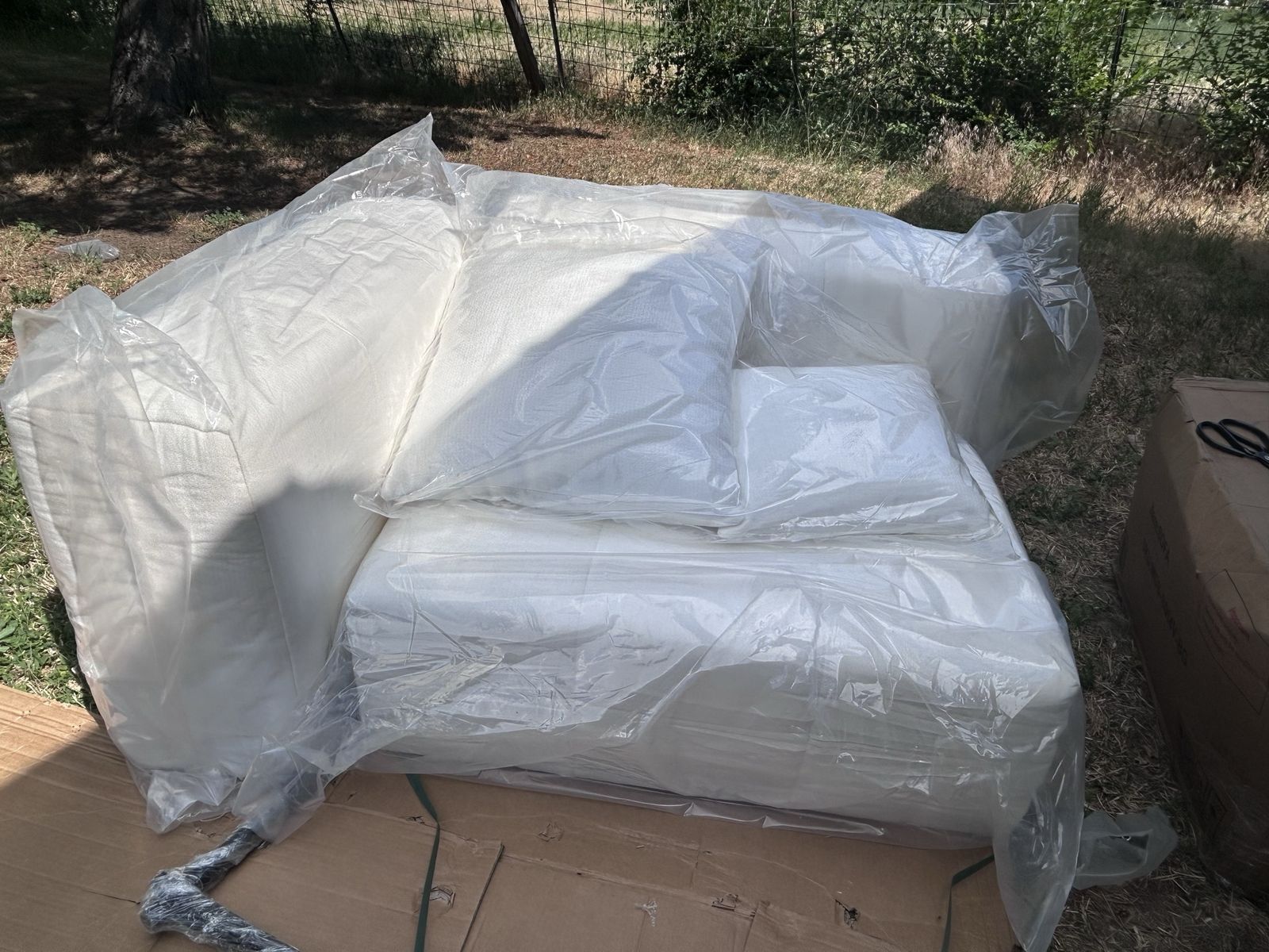 NEW- Corner couch “Read Description”
