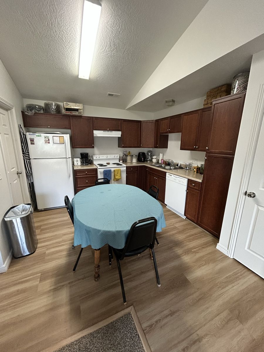 Main image 5