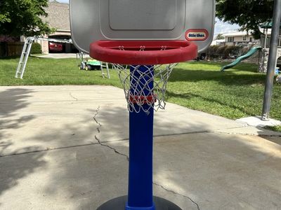 Little Tikes Basketball Hoop