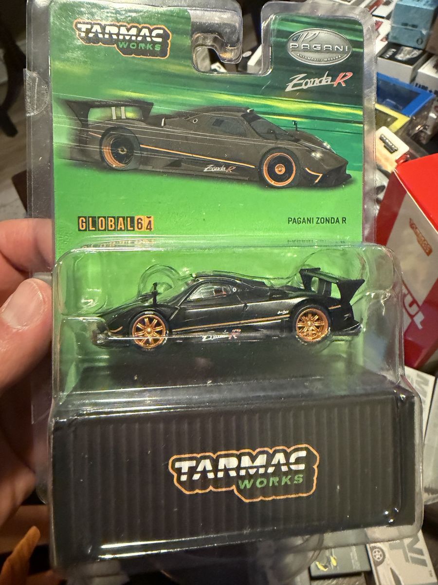 Pagani Collectible 1/64 Cars
