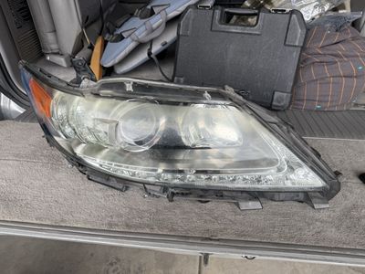 Lexus es350 passenger side HID headlight hosing. OEM
