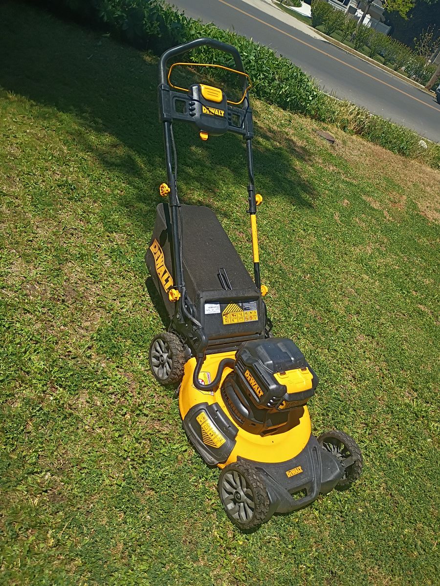 DeWalt lawnmower 20v