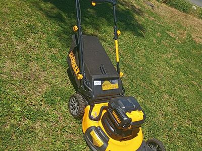 DeWalt lawnmower 20v