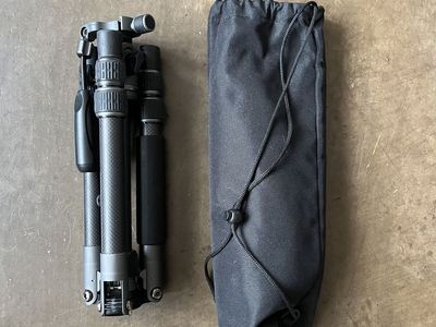 Black Ovis Carbon Tripod