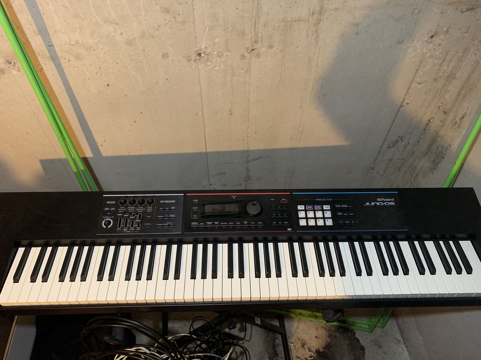 Roland Juno-DS88 88 Key Synthensizer