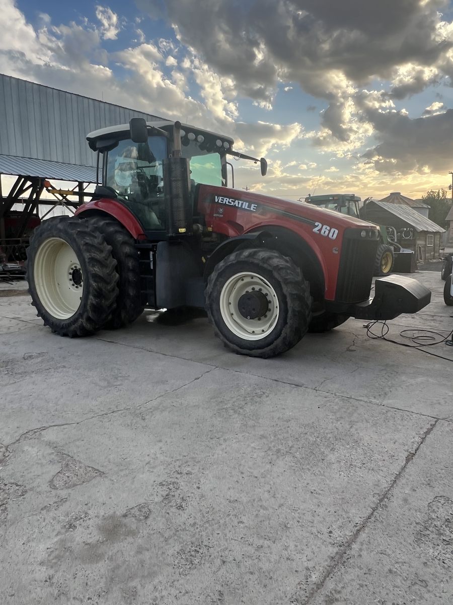 Versatile 260 MFWD