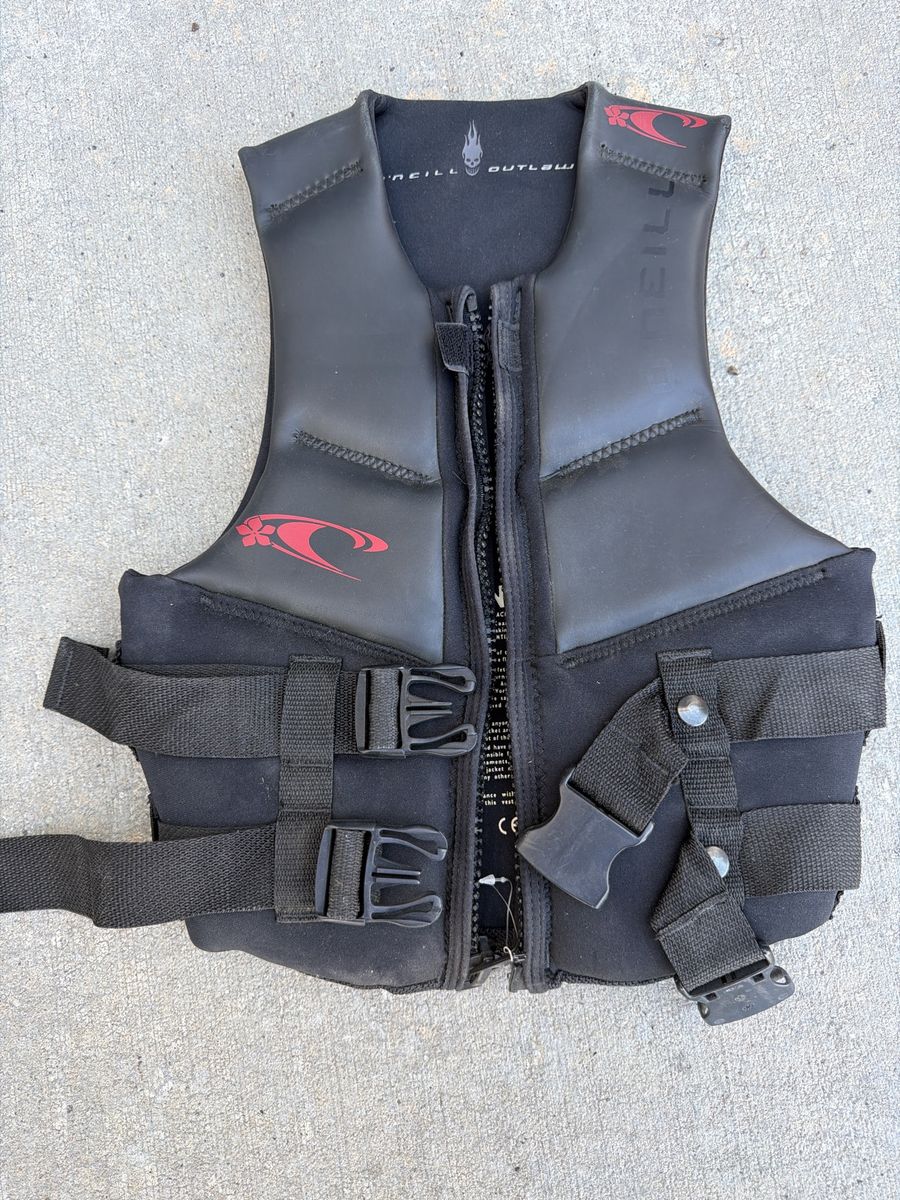 O'Neill Outlaw Women's Neoprene Life Vest Black Red