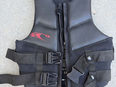 O'Neill Outlaw Women's Neoprene Life Vest Black Red