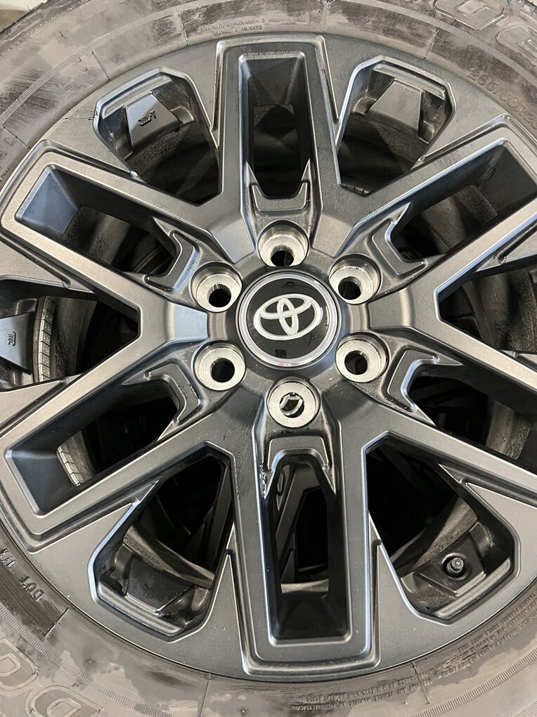 Toyota 20OEM Wheels & Bridgestone Dueler H/T Tire