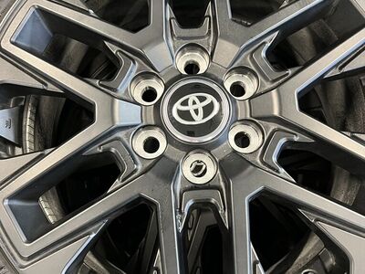 Toyota 20OEM Wheels & Bridgestone Dueler H/T Tire