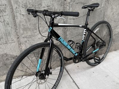 Diamondback Haanjo 1 Hybrid Bike - Black/Blue, Hydraulic Disc Brakes, All-Road Cycling