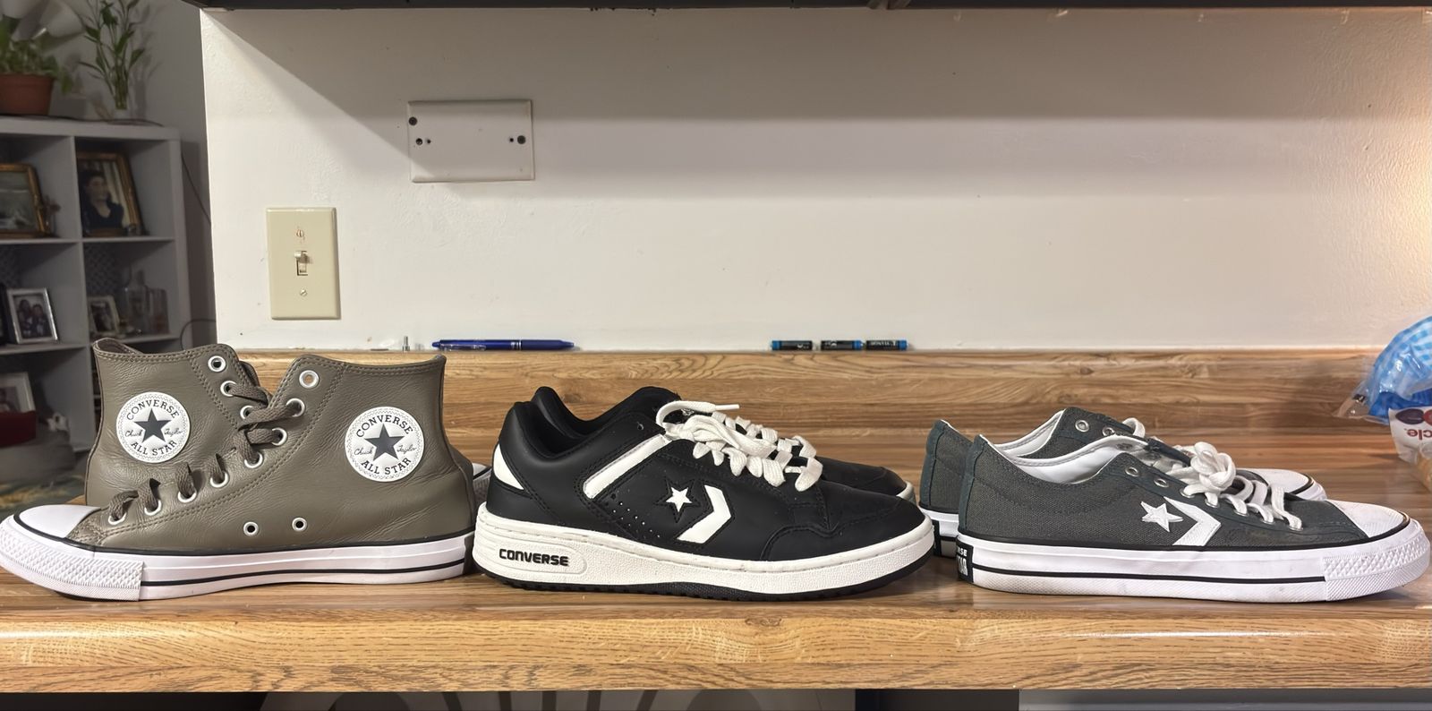 Converse Size 7.5 men’s/9.5 women’s