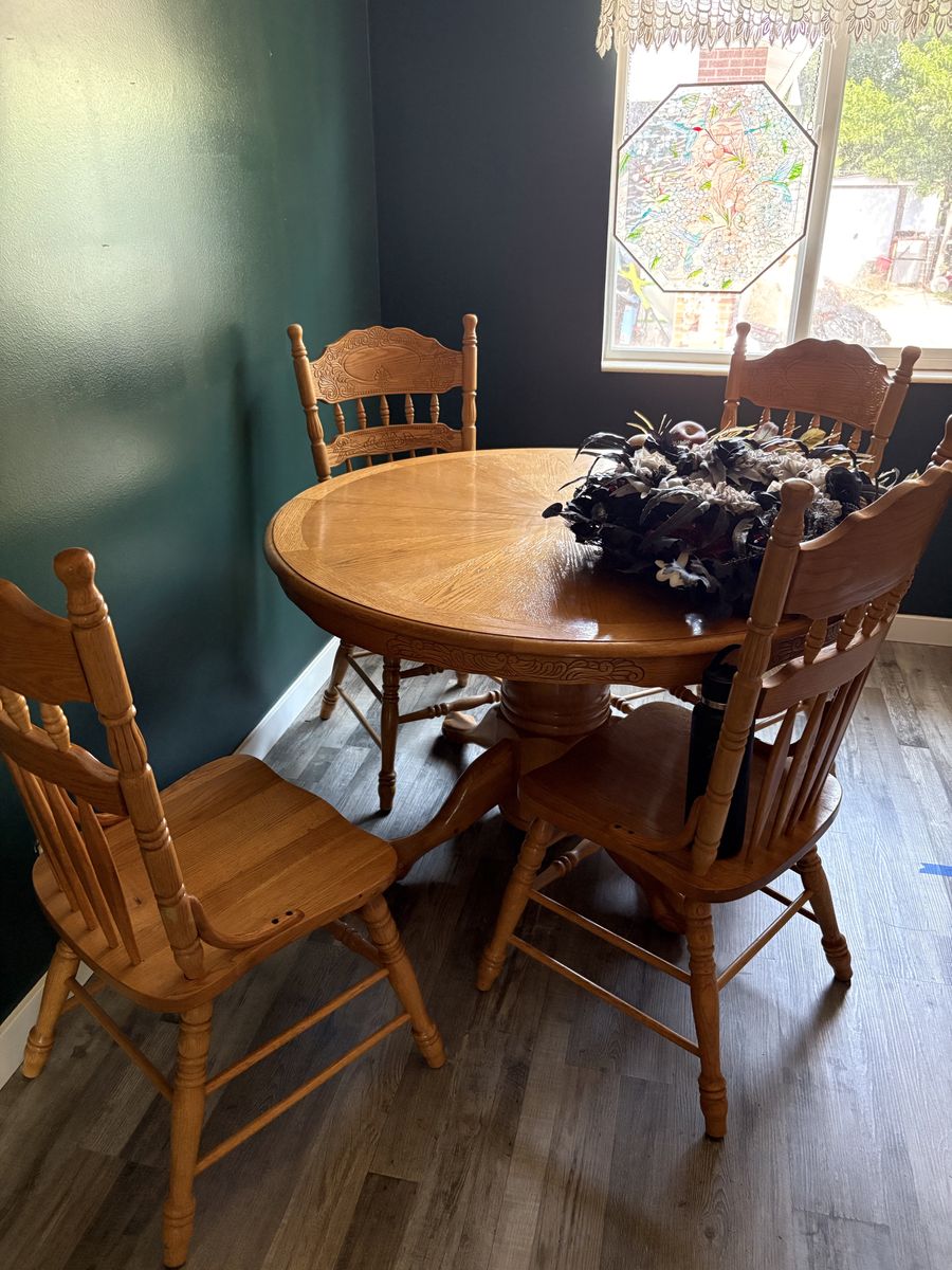 Dinning room table