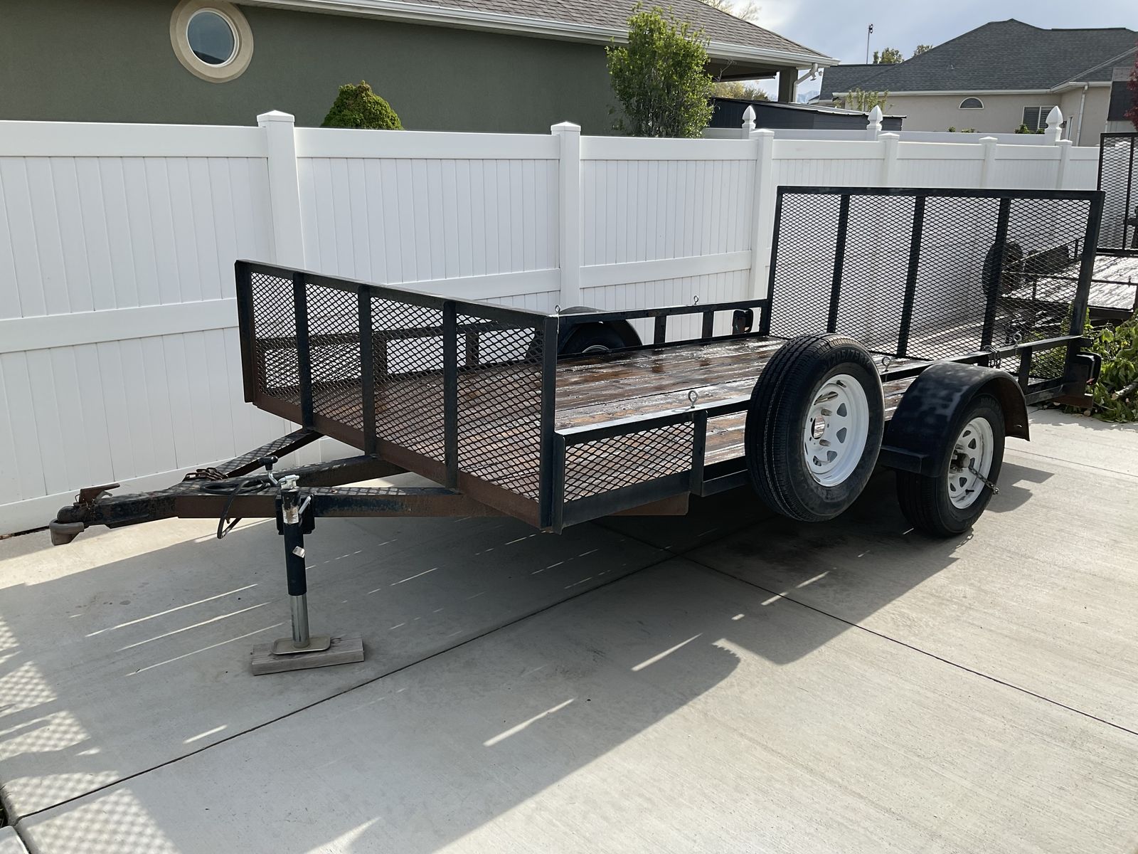 Utility Trailer 6.5’x12’ Single axle