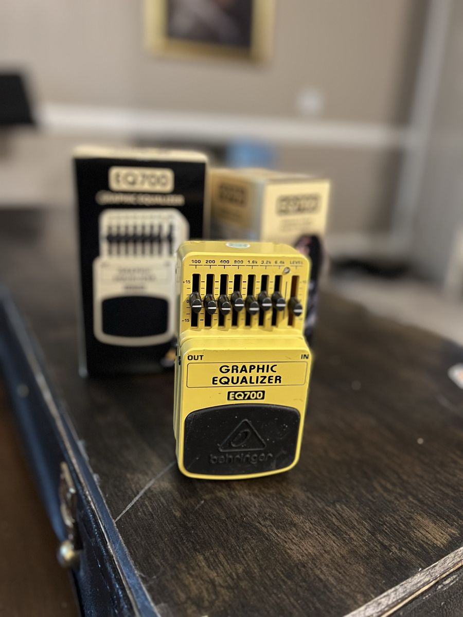 Behringer EQ700