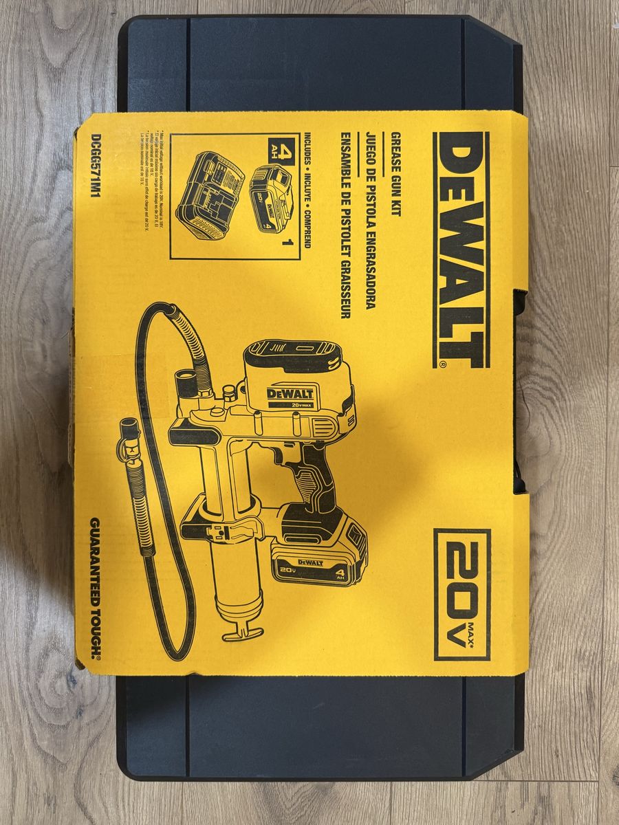 Dewalt 20V Max Cordless Grease Gun Kit DCGG571M1 with 4.0Ah Battery Charger and Case