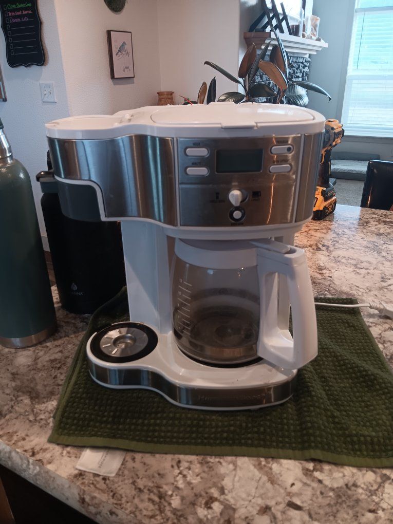 Hamilton Coffee Pot- Dual use
