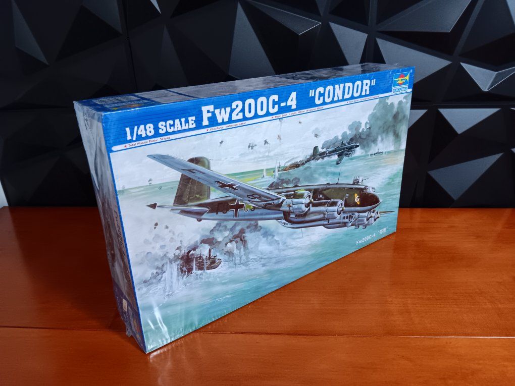 Trumpeter 1/48 Scale Fw200C-4 "Condor" Brand New.