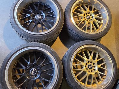 Staggered universal 5 lug wheels & tires