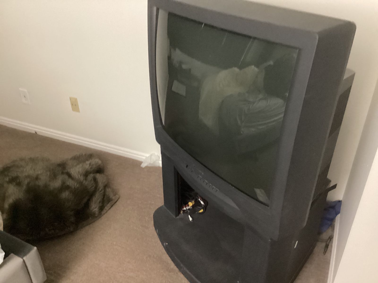 Vintage 36" Mitsubishi CRT TV + Rolling Factory Stand & Remote (Retro Gaming)