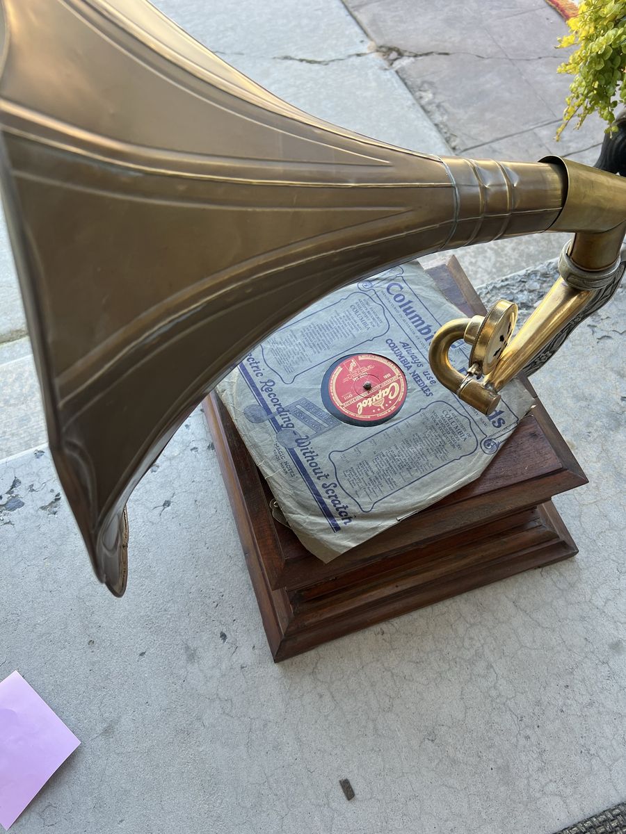 Masters Voice Gramaphone