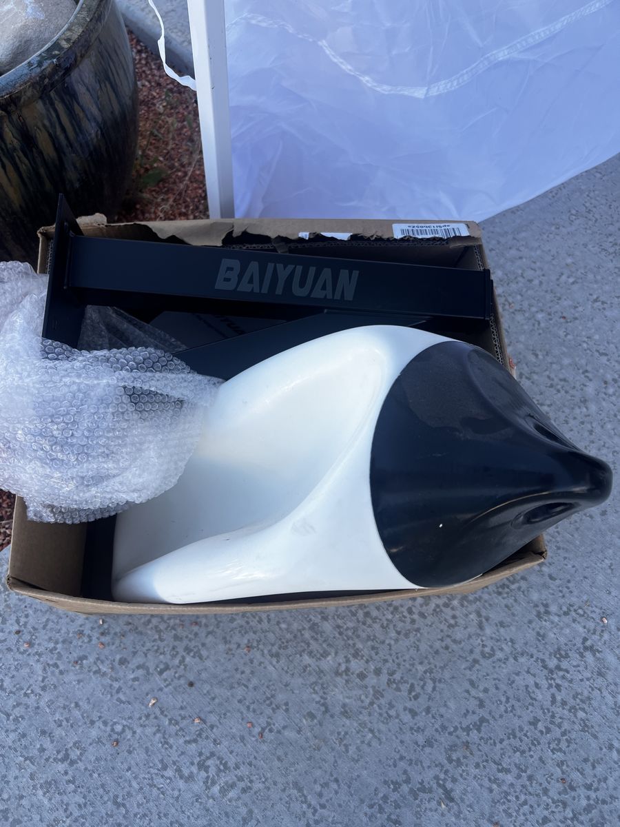 Water boxing bag and mount