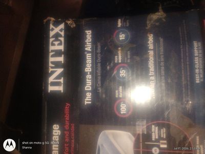 NEW In Box Intex 15" Dura-Beam Deluxe Full Air Mattress with Built-In Pump