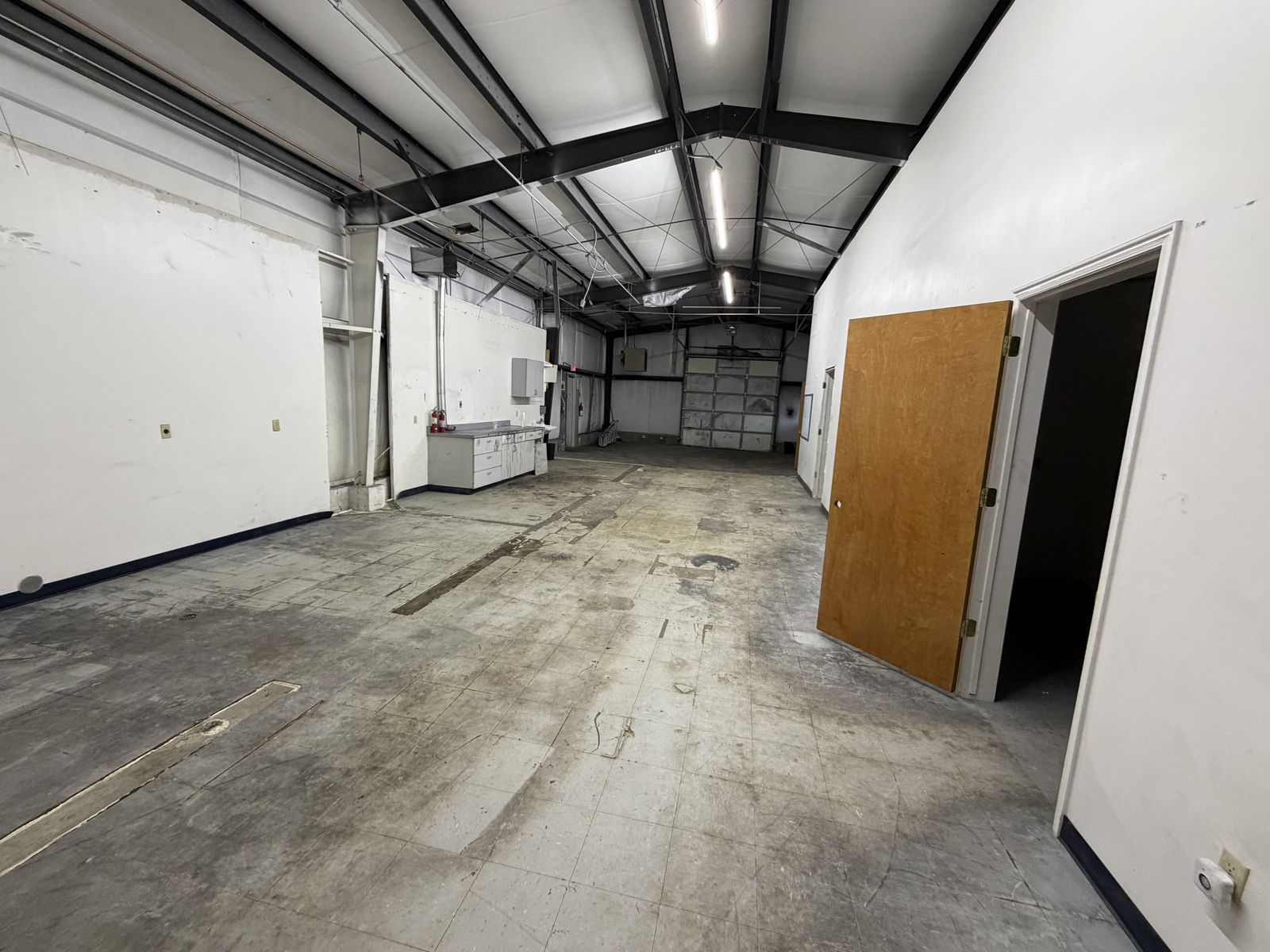Main image 19