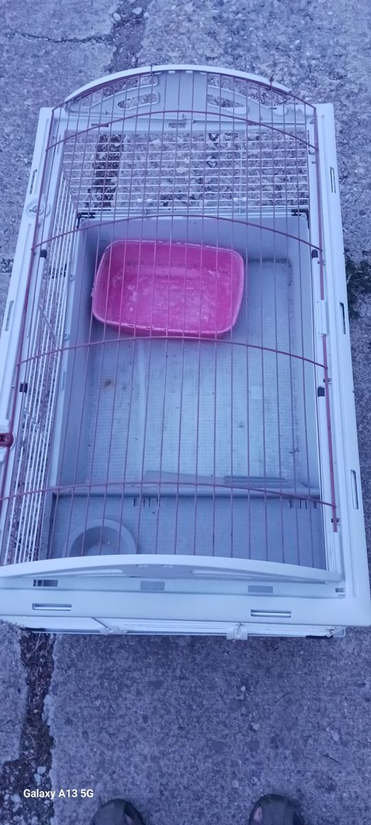 Living World Rabbit or Small Animal Cage Good Condition